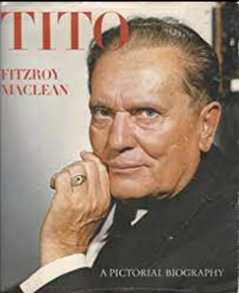 Tito : une biographie picturale